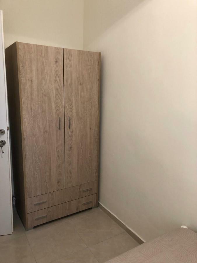 Thesshome Apartment *